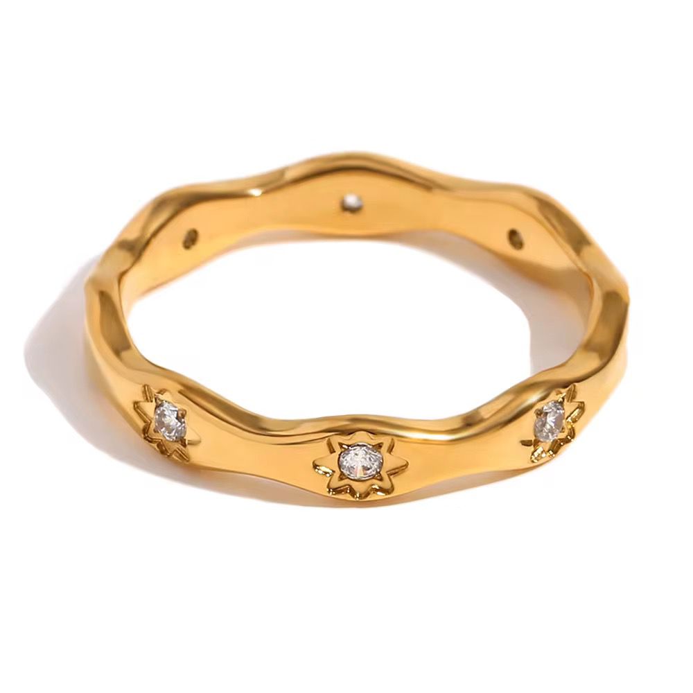 Thin Wavy Ring | Gold