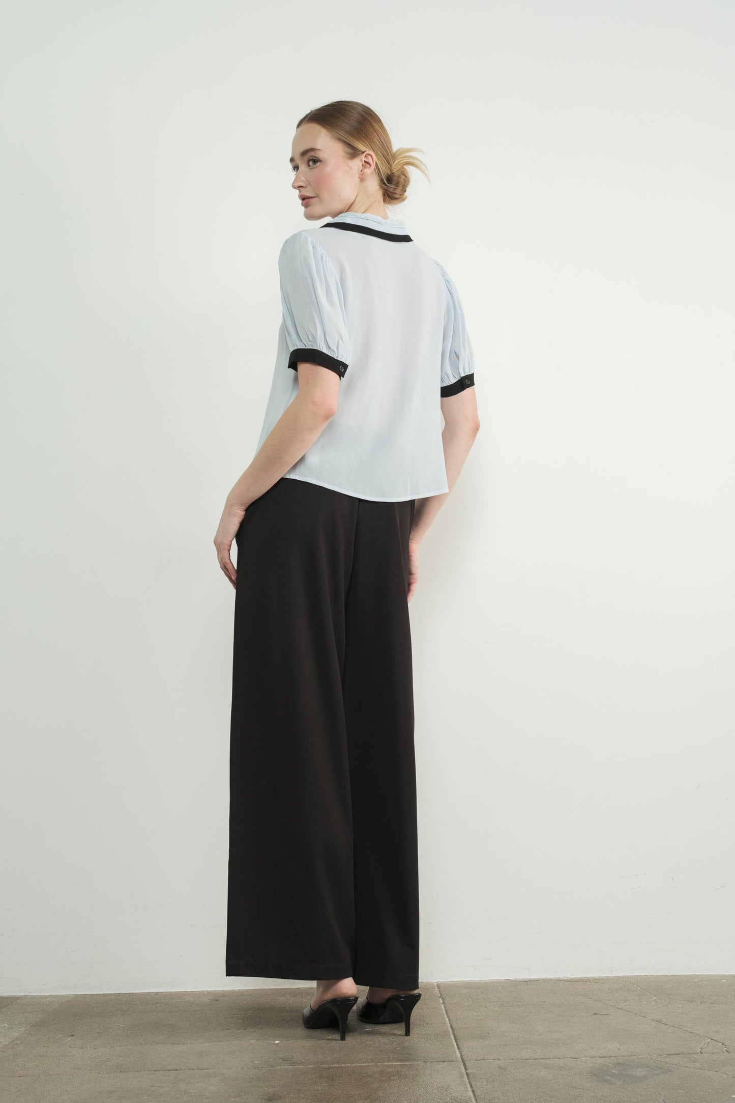 Contrast Edge Collar Blouse
