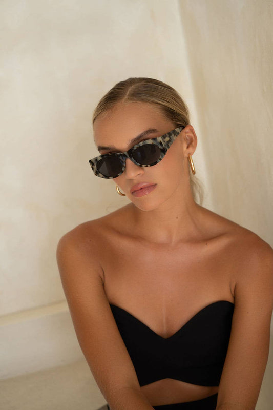 Layla Oval Sunglasses | Gray Tortoise