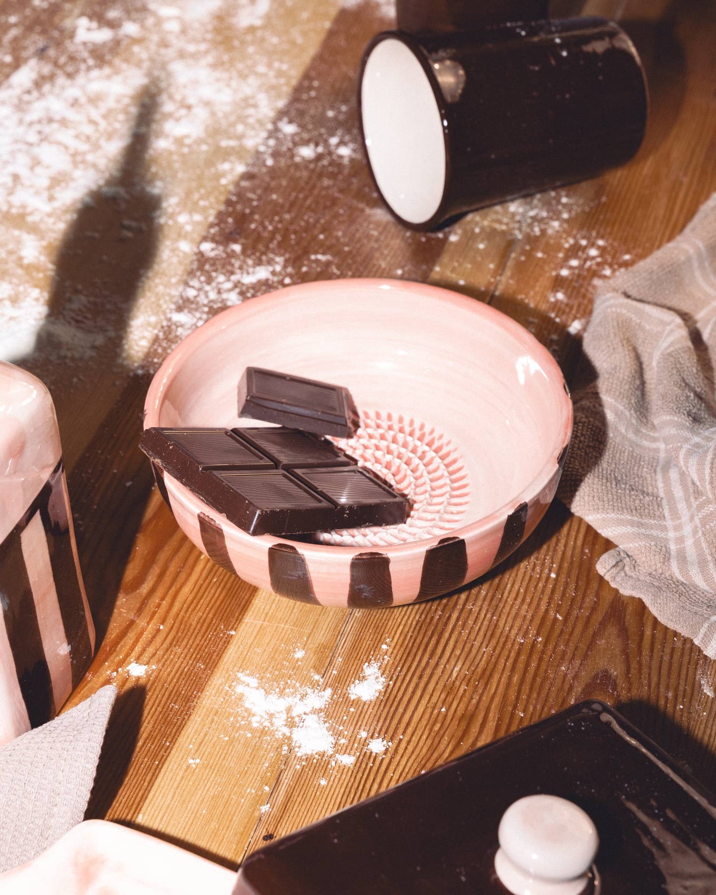 Medium Grater Bowl | Chocolate