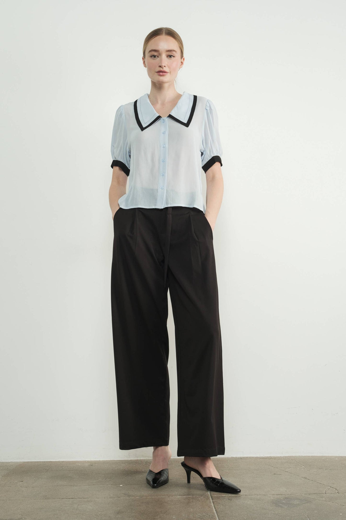 Contrast Edge Collar Blouse