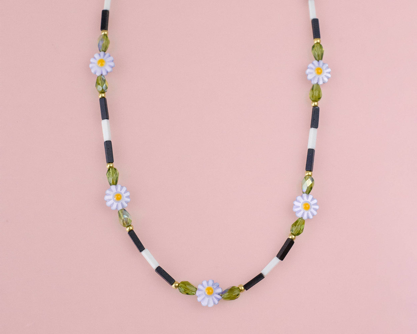 Lavender Daisy | Beaded Necklace