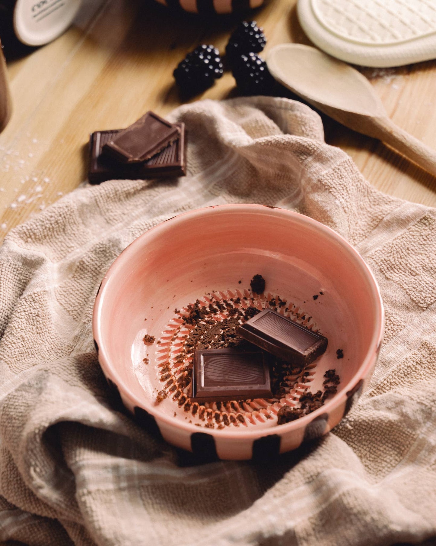 Medium Grater Bowl | Chocolate