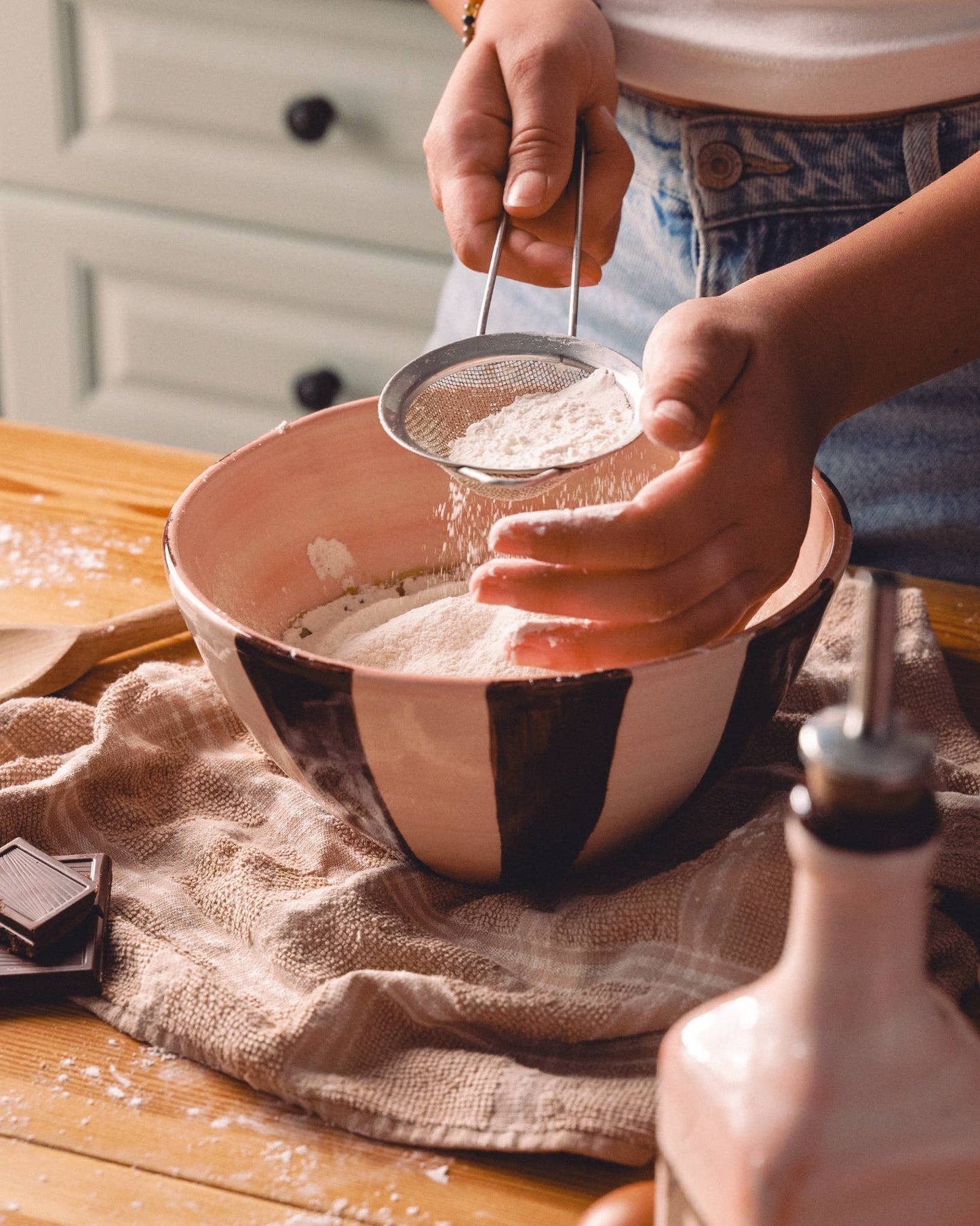 ceramic salad bowl | pink and chocolate brown - 1.5l