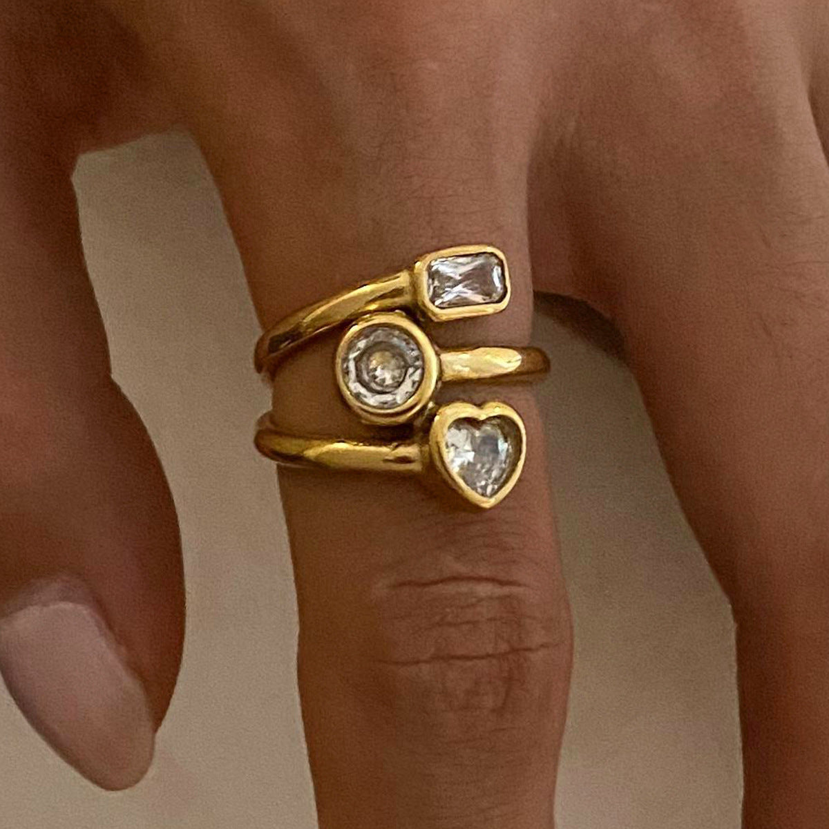 Heart Shape Twist Ring | Gold