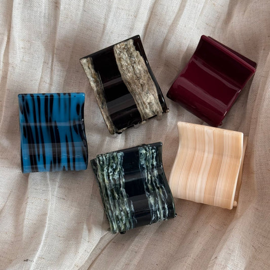 small curve hair claw | various colours