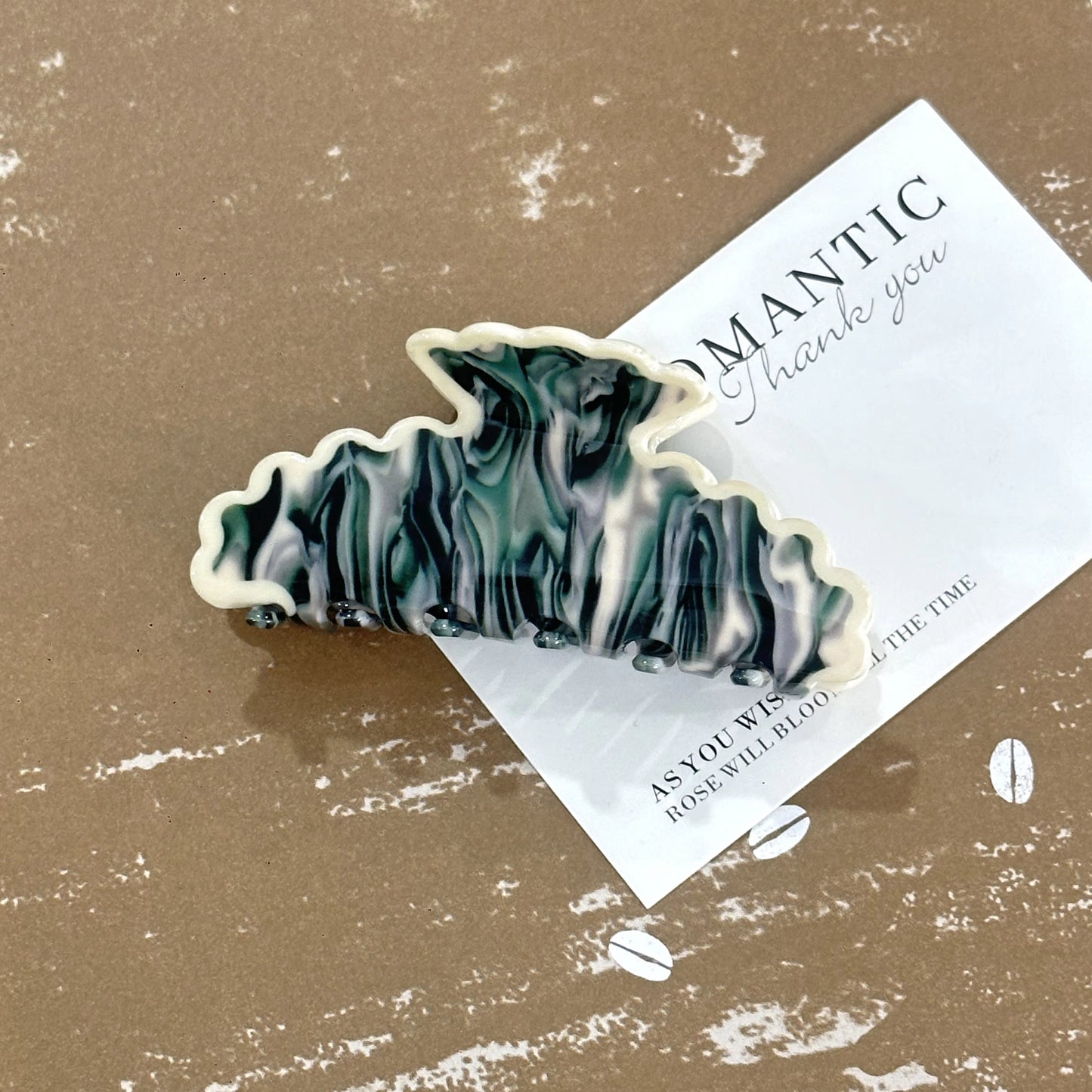 large wave hair claw | multicoloured