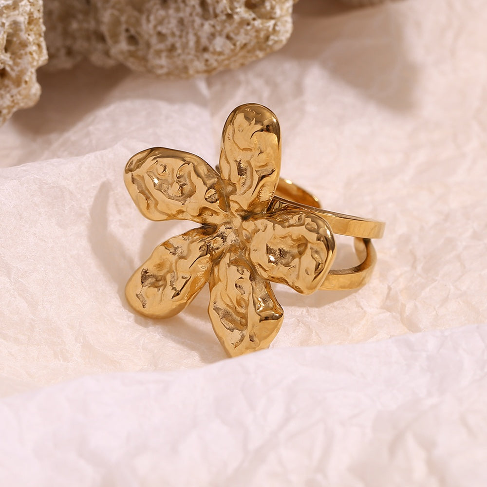 Hammered Flower Ring | Gold