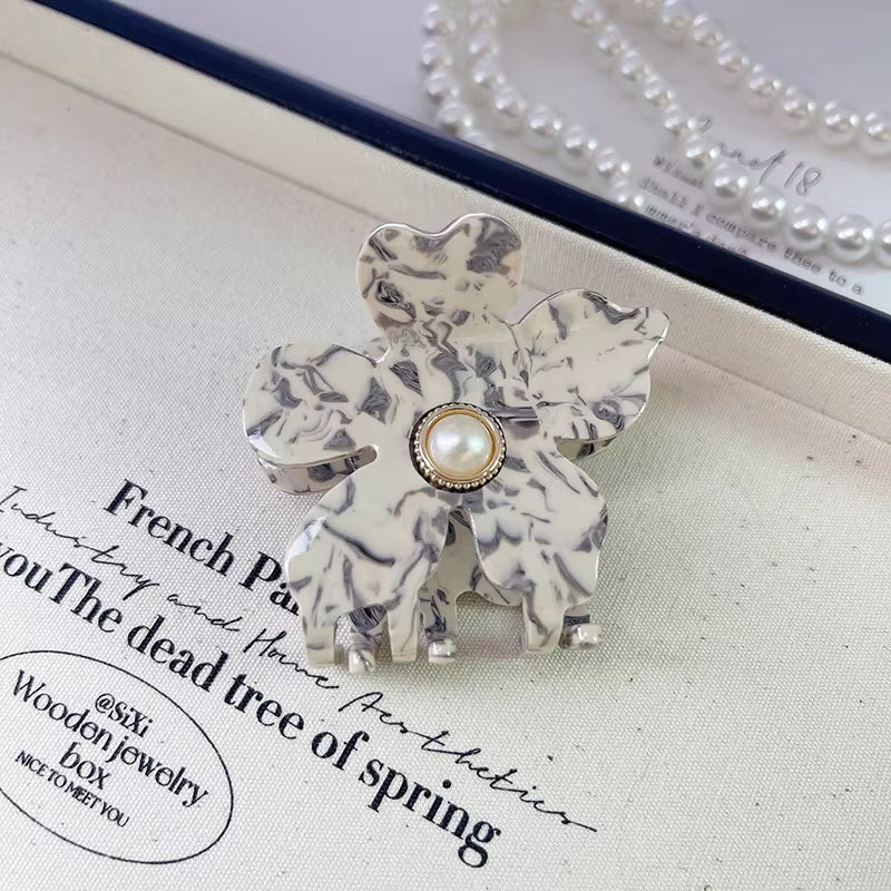 pearl flower | small hair claw