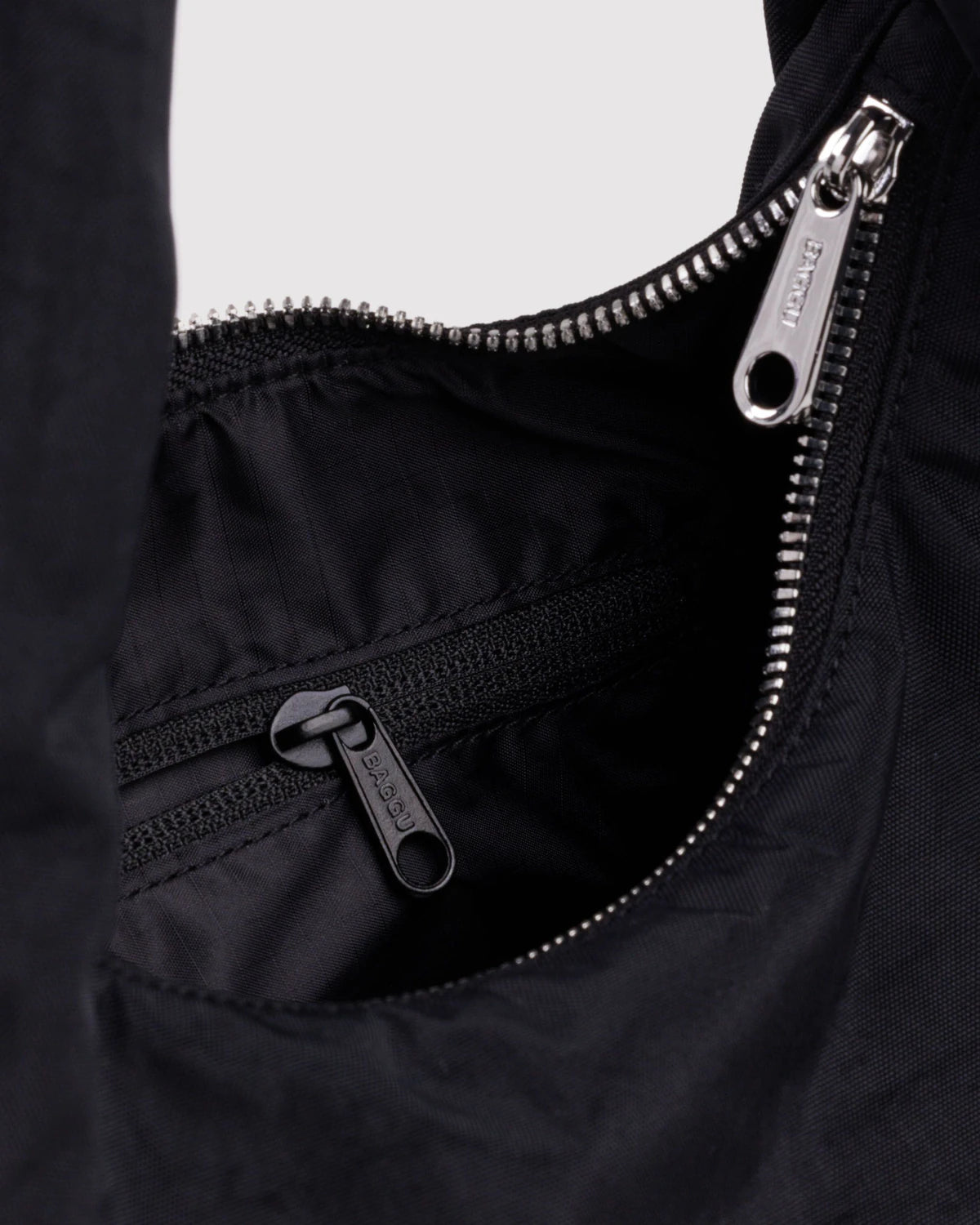 Small Nylon Meringue Bag | Black