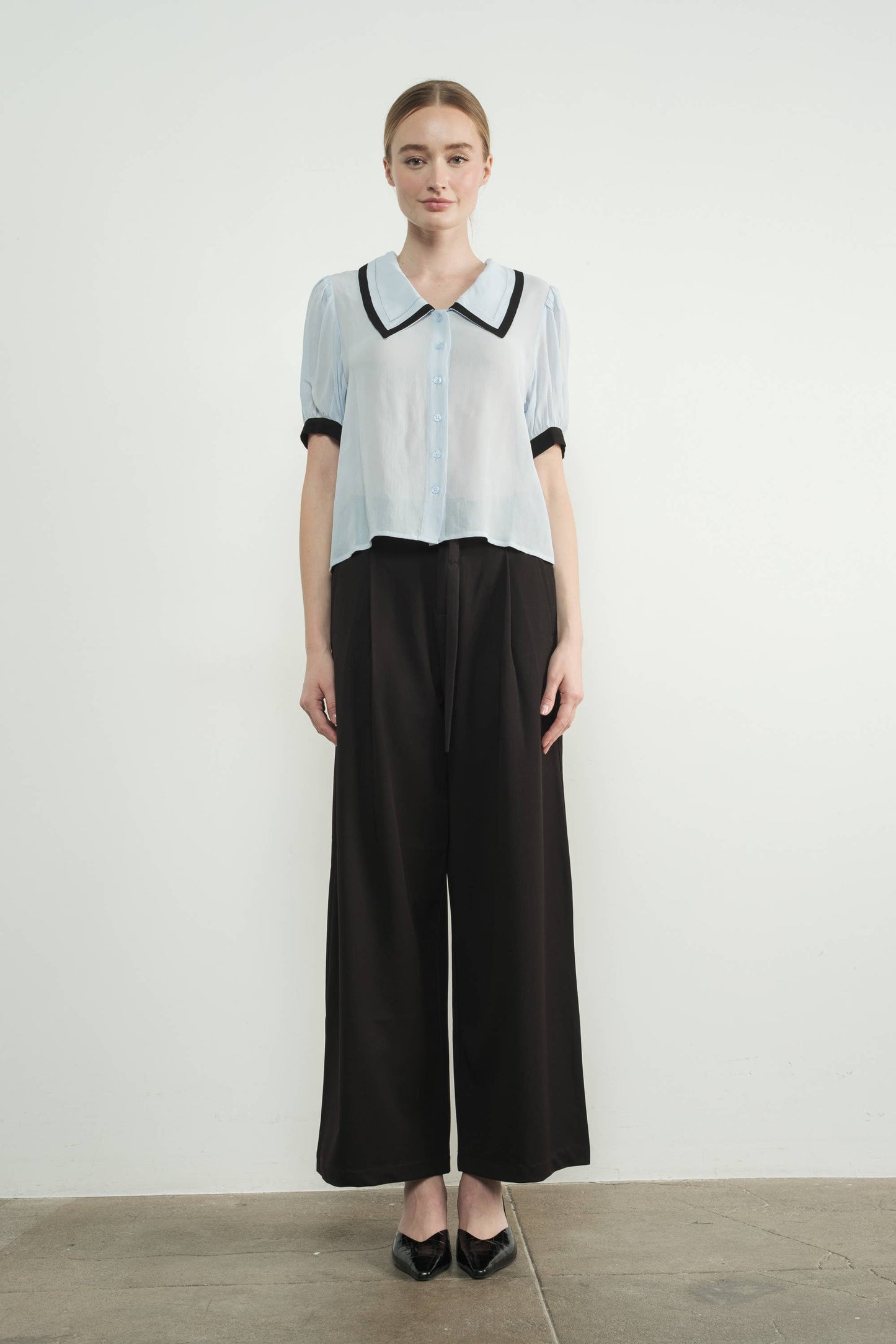 Contrast Edge Collar Blouse