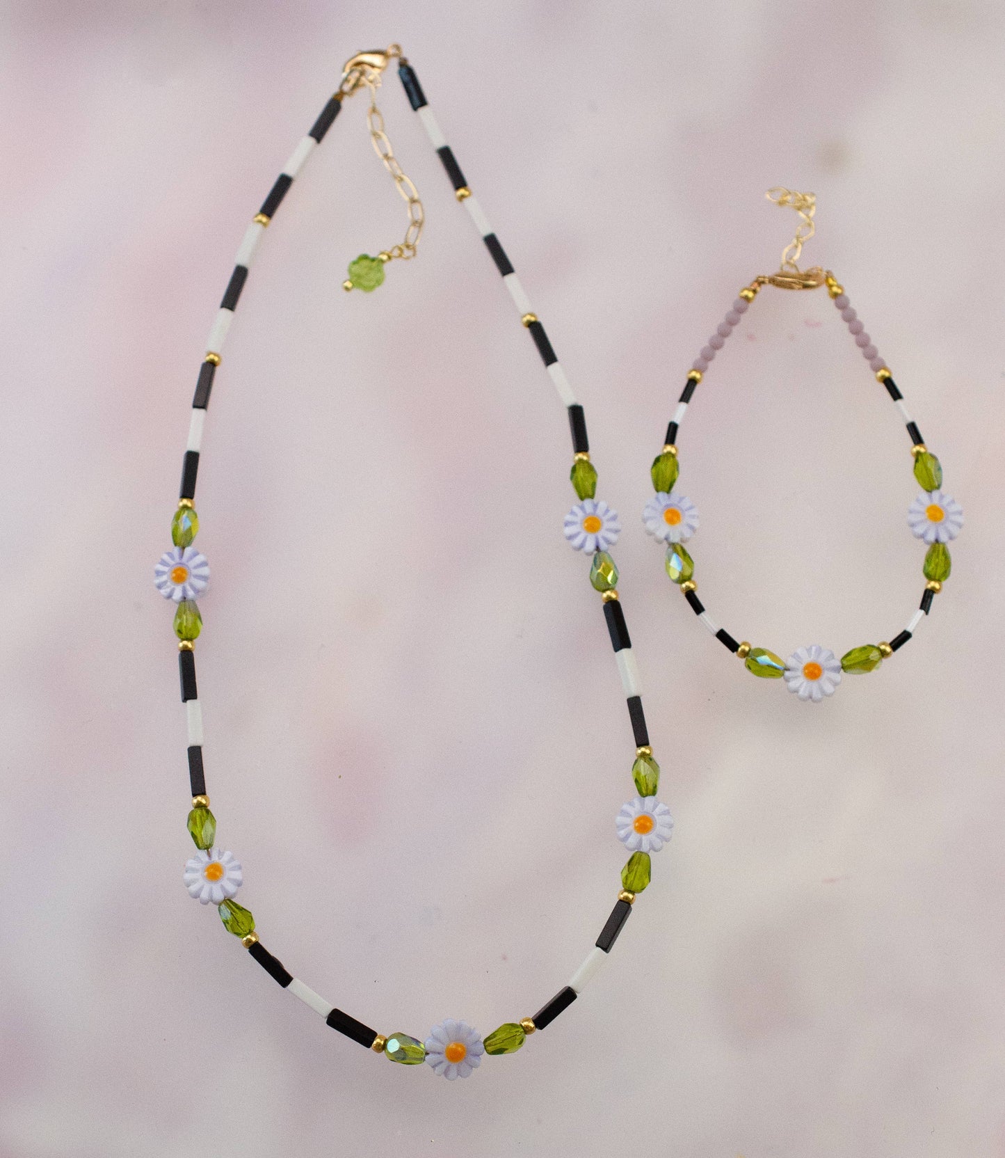 Lavender Daisy | Beaded Necklace