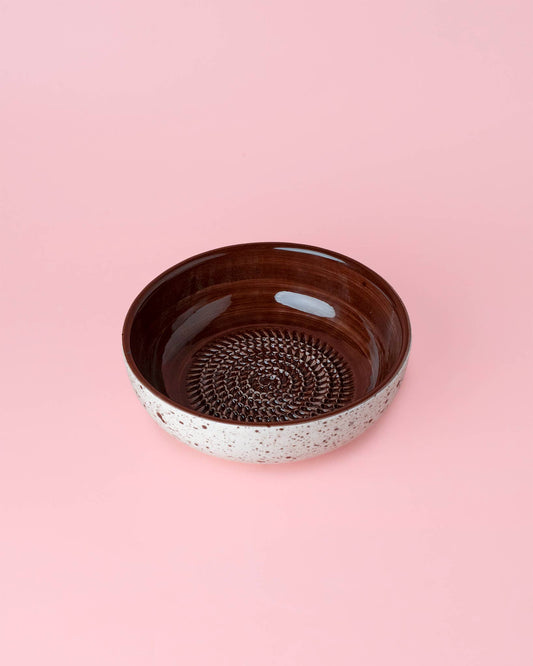 Medium Grater Bowl | Brownie