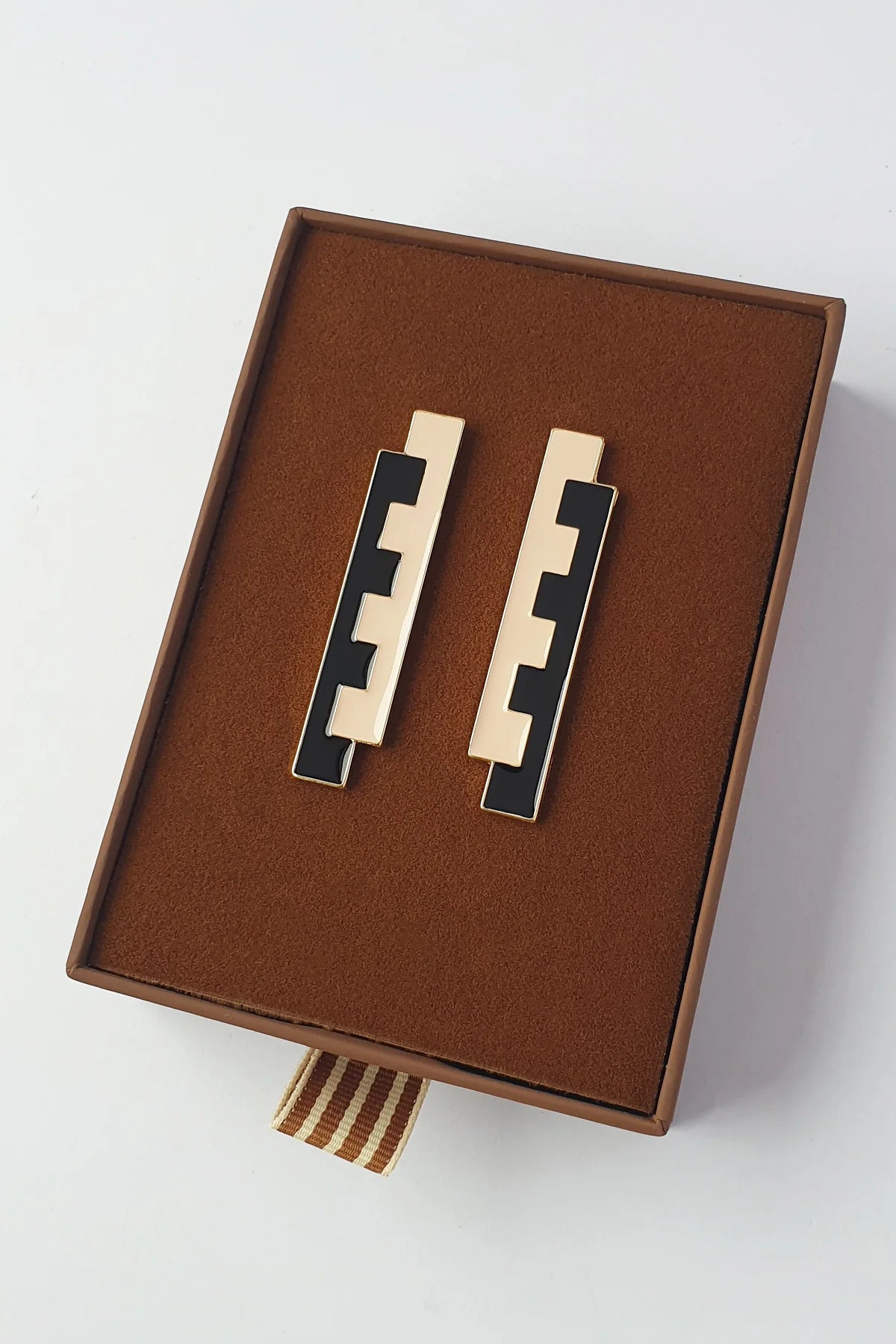 Dovetail Studs | various colours