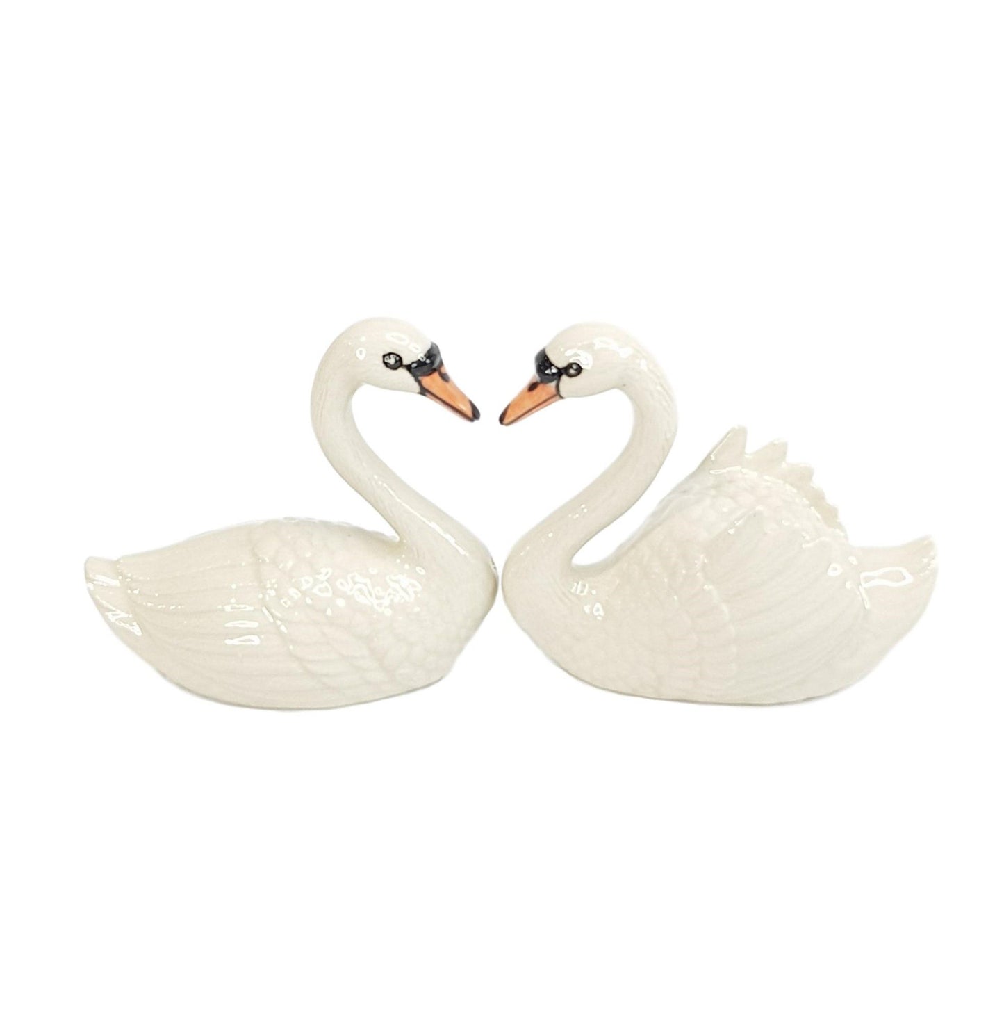 Salt & Pepper Swan | White