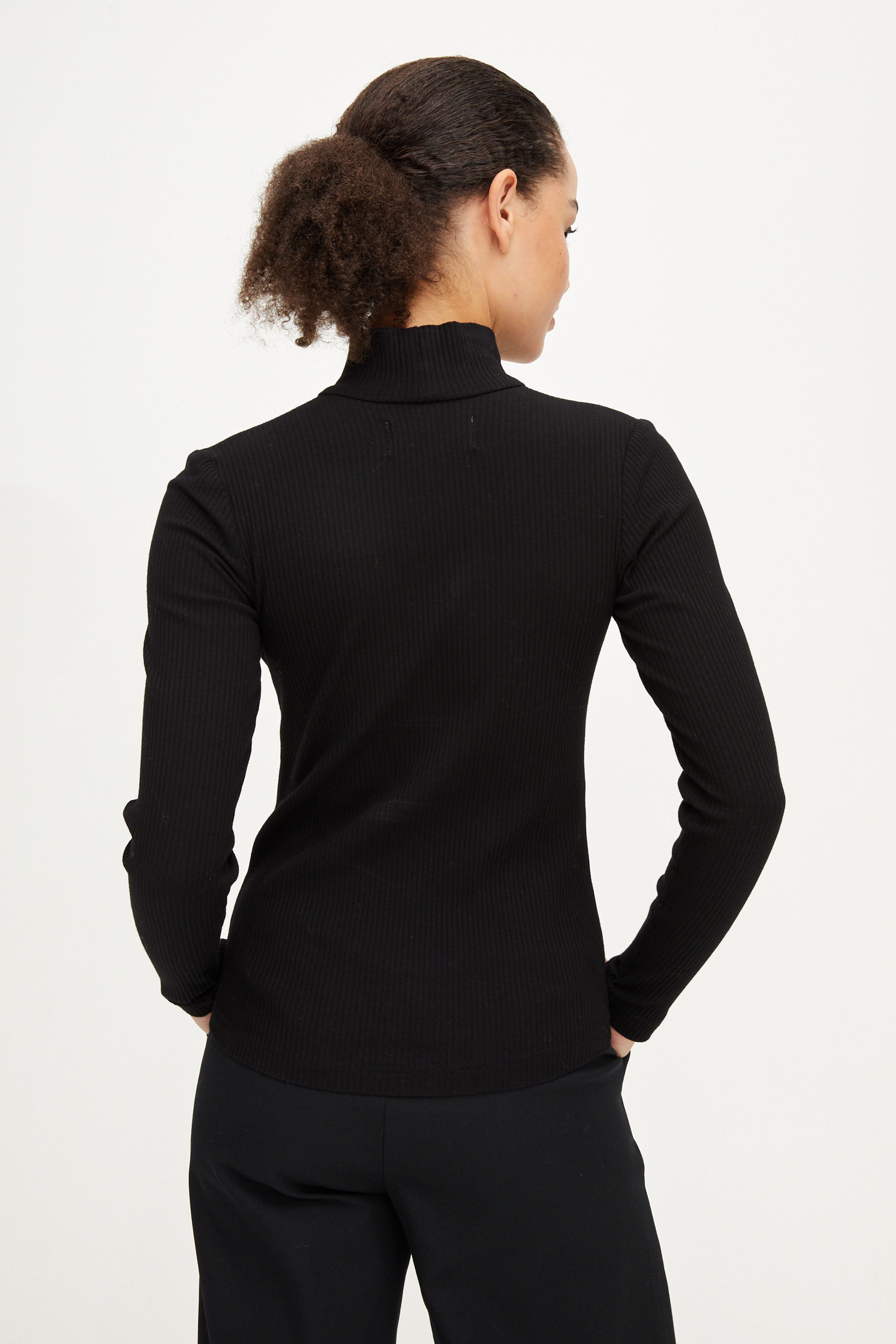 Rib Turtleneck | Black
