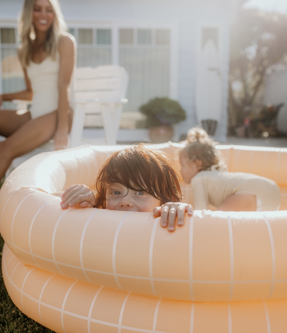 Peachy Pat | Inflatable Pool